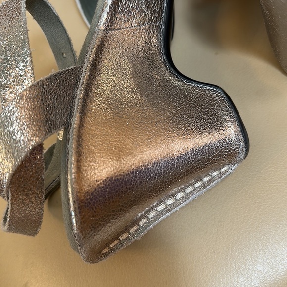 ~3 for $20~ Kenneth Cole wedge sandals - Picture 5 of 7